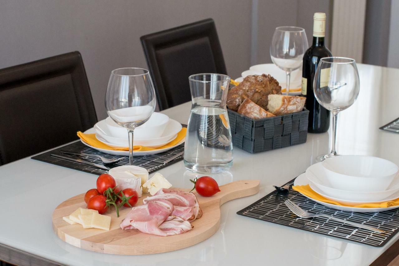 Ampio, Elegante Apt Con Aria Condizionata E Bici Gratis Viareggio Luaran gambar